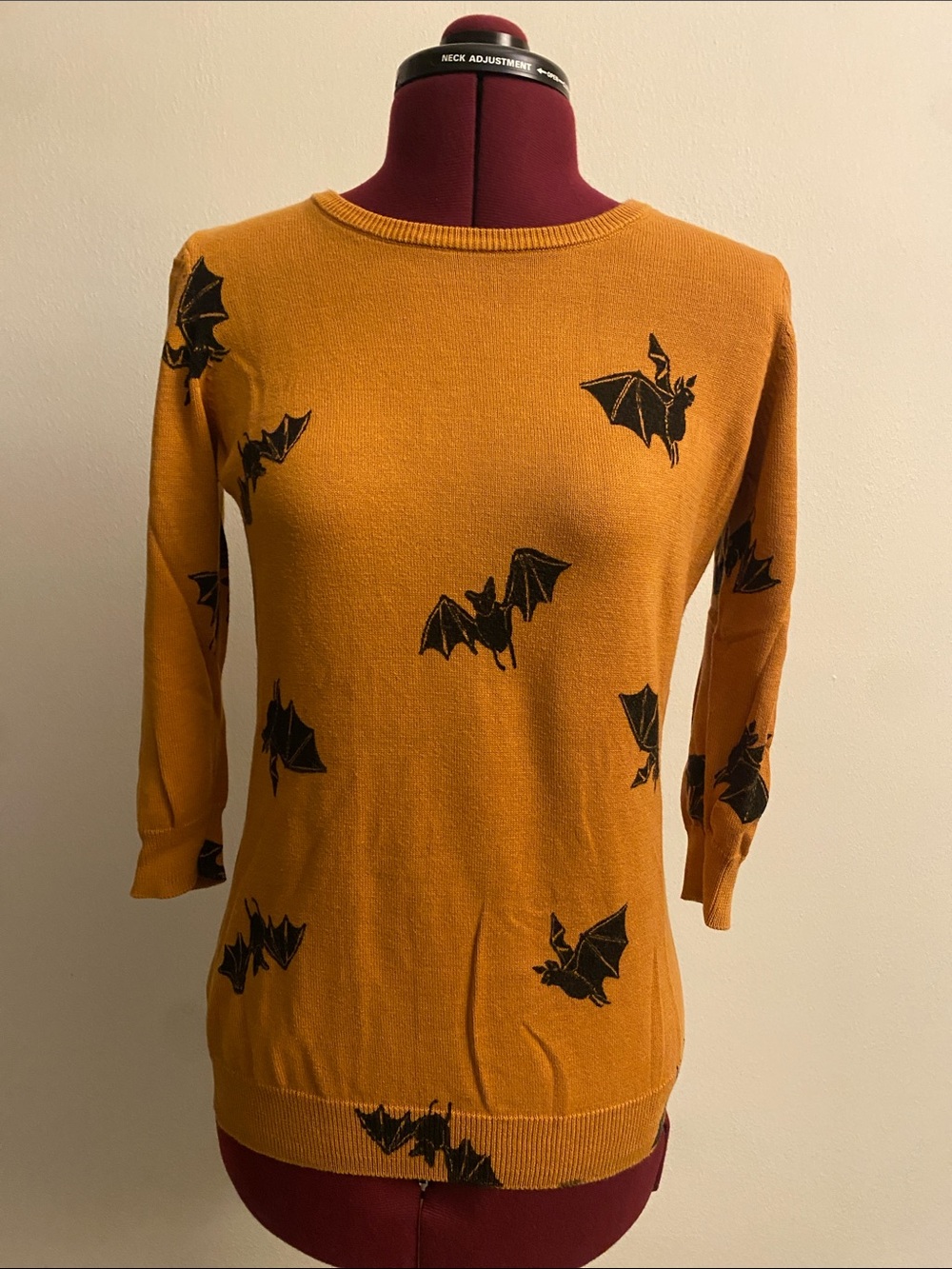 Women's Burnt Orange Bat Print 3/4 Sleeve Crewneck Sweater